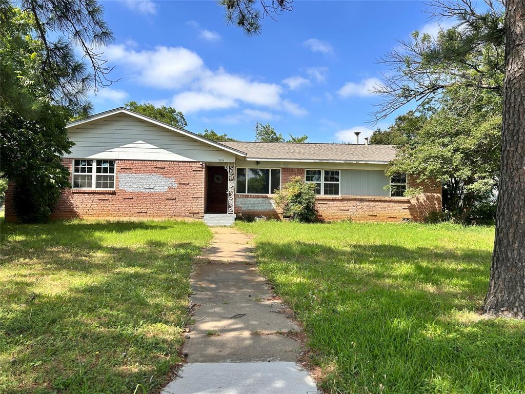 Property Photo:  306 Bayless Drive  TX 76040 