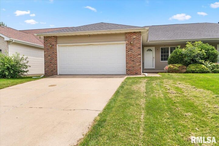 Property Photo:  2418 Neil Street  IL 62707 