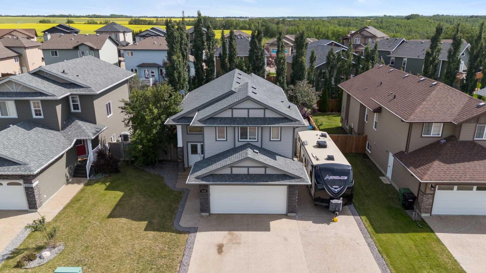 Photo de la propriété:  5209 33A Avenue  AB T4V 4E2 