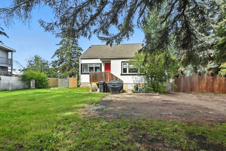 1018 Windsor Avenue  Penhold AB T0M 1R0 photo