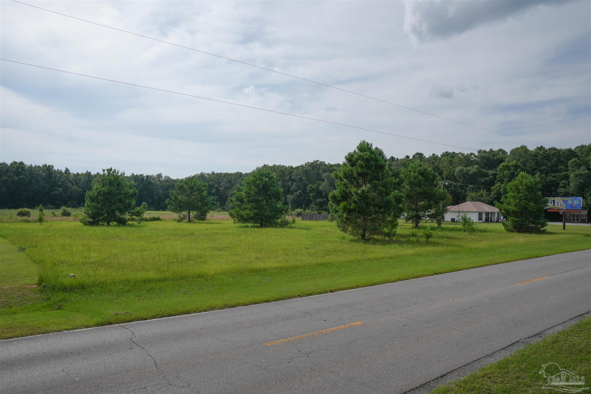 Property Photo: 5200 W Spencer Field Rd FL 32571