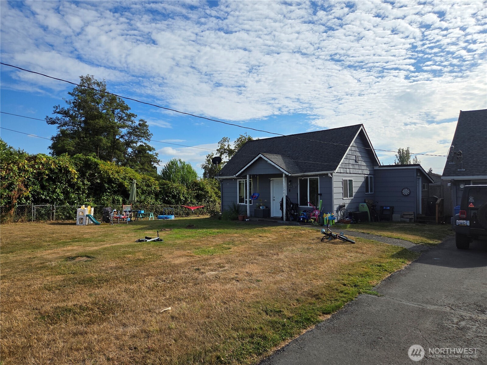 Property Photo: 3407 Columbia Heights Road WA 98632