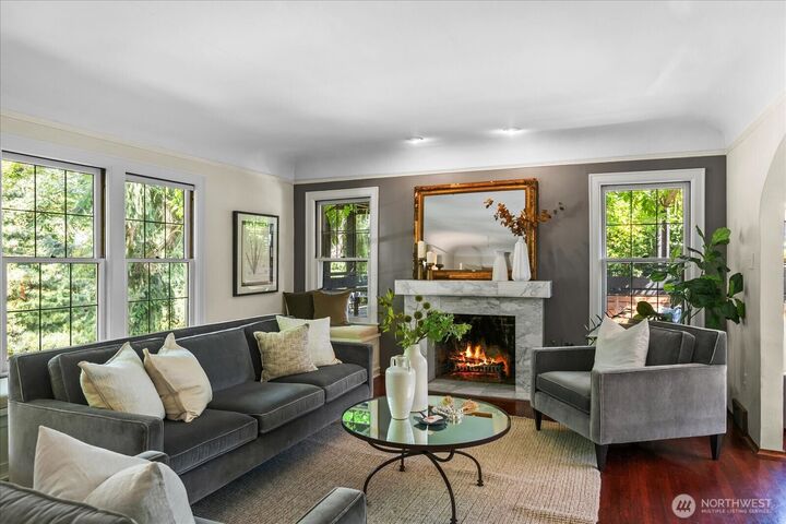 Property Photo:  2051  Interlaken Place E  WA 98112 