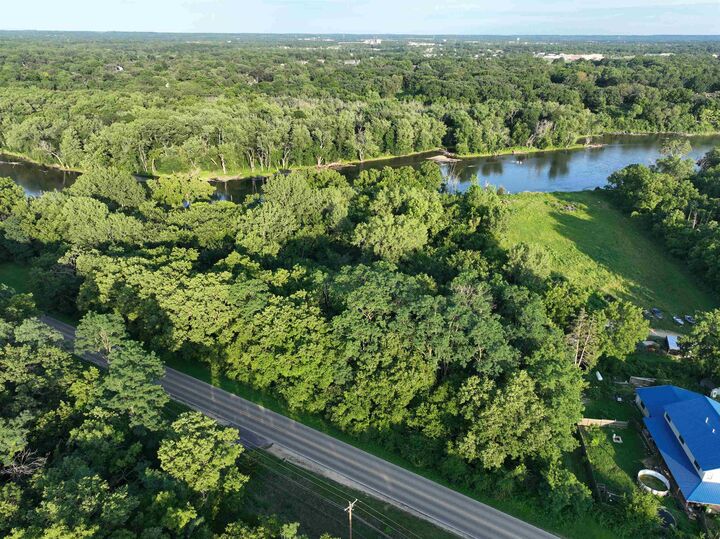 Xx S Bluff Road  South Beloit IL 61080 photo