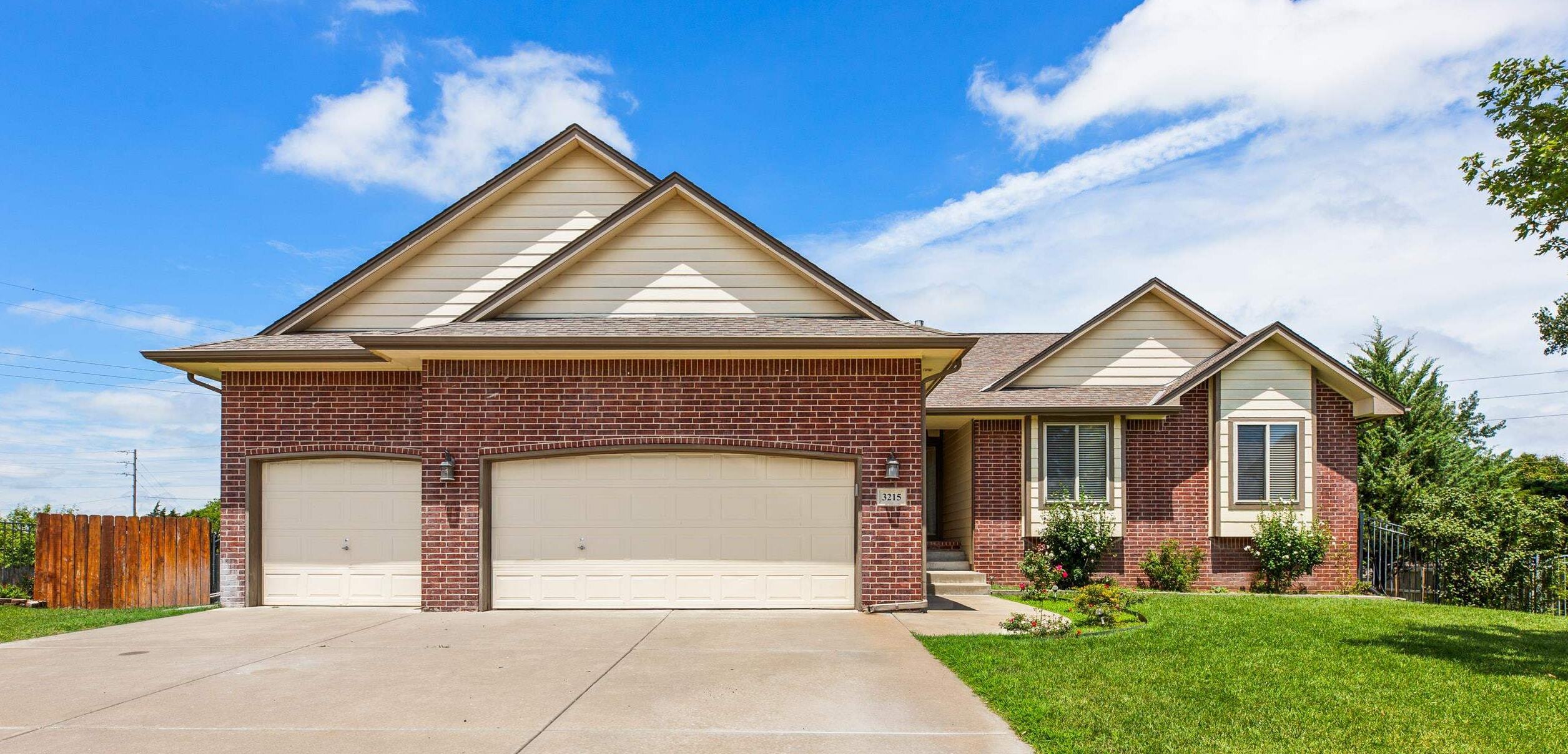 3215 S Bluelake Ct  Wichita KS 67215 photo