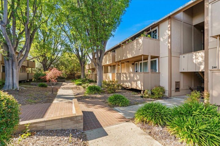 Property Photo:  2466 West Bayshore Road 5  CA 94303 