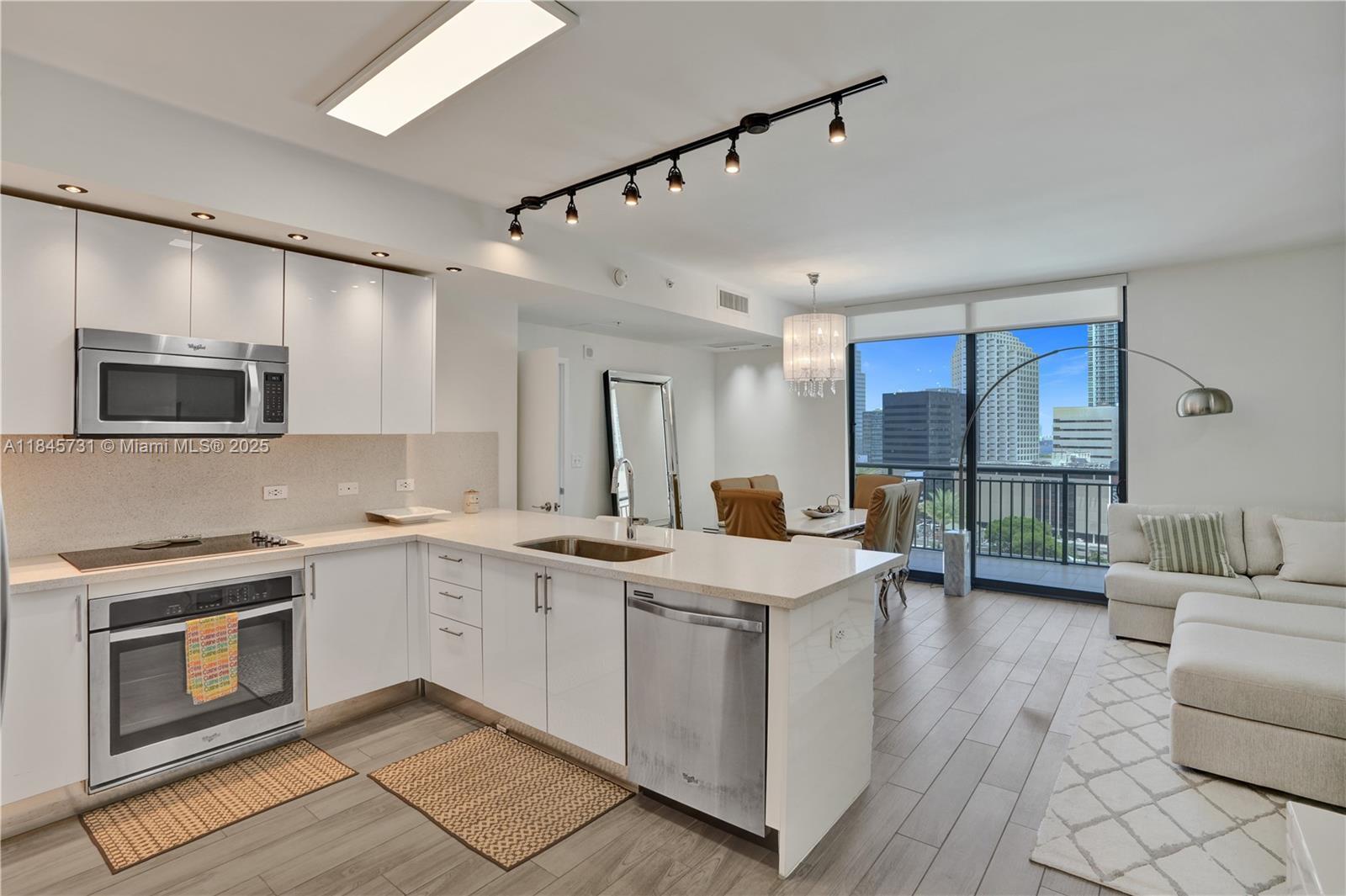 Property Photo:  999 SW 1st Ave 1402  FL 33130 