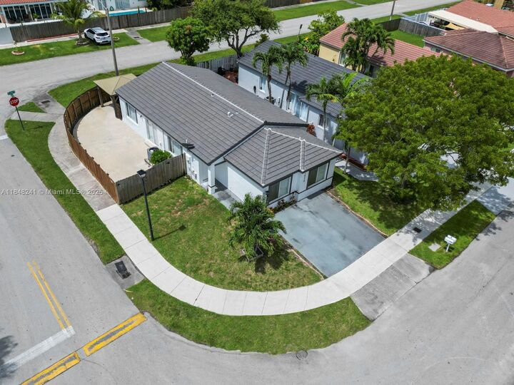 Property Photo: 14310 SW 175th Ter FL 33177