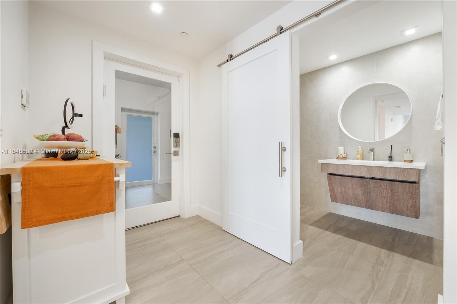 Property Photo:  120 Salamanca Ave 4A  FL 33134 