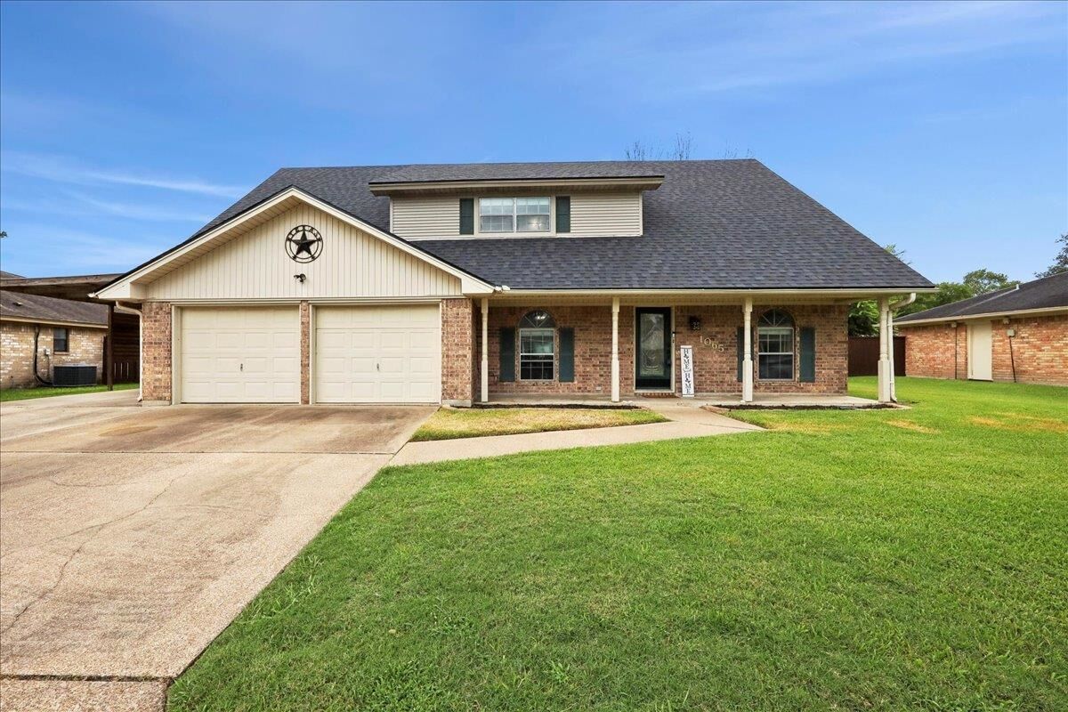 Property Photo:  1065 Brandywine St  TX 77706-4154