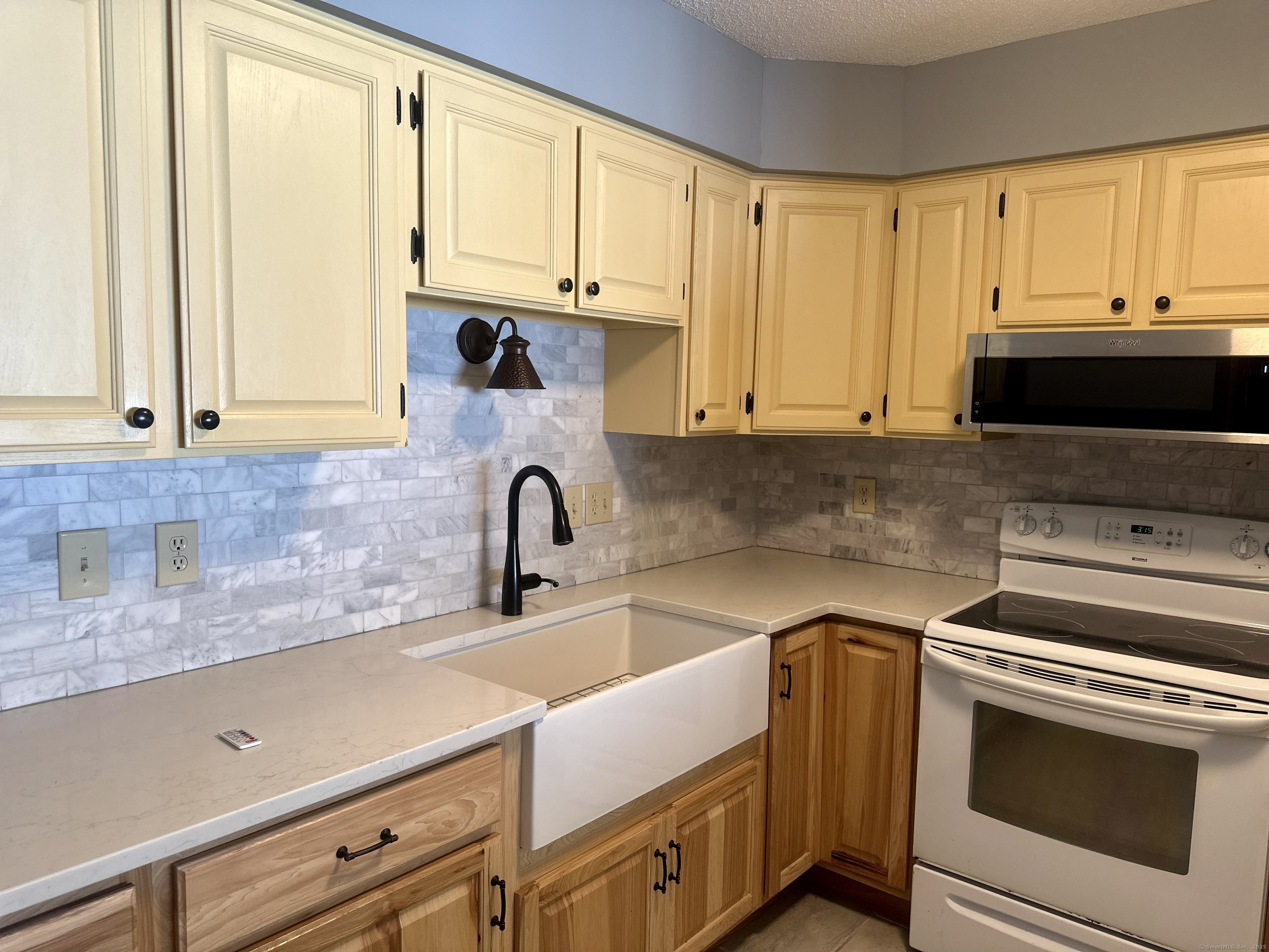 Property Photo:  35 Cortland Place 35  CT 06401 