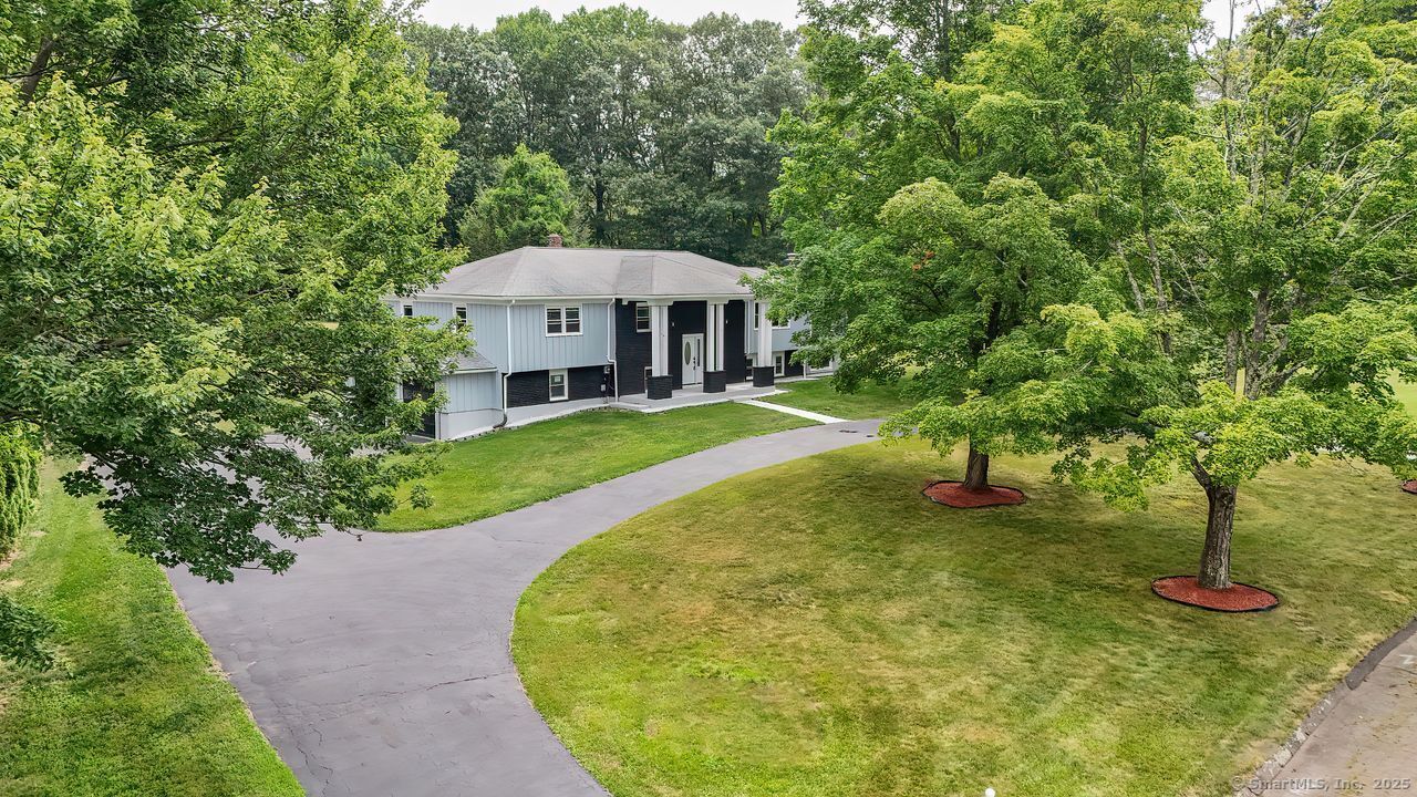 Property Photo:  152 Richards Drive  CT 06468 