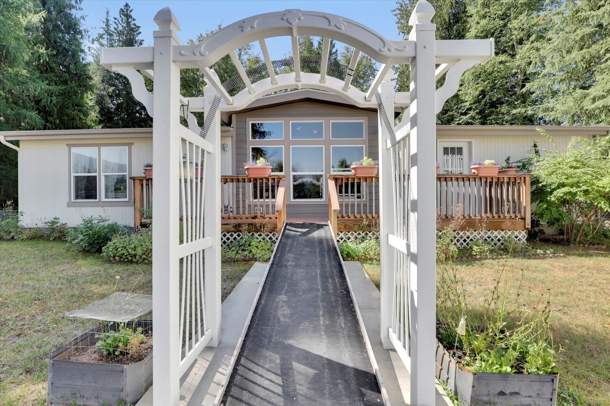 Property Photo:  2351 31 Hwy  WA 99139 