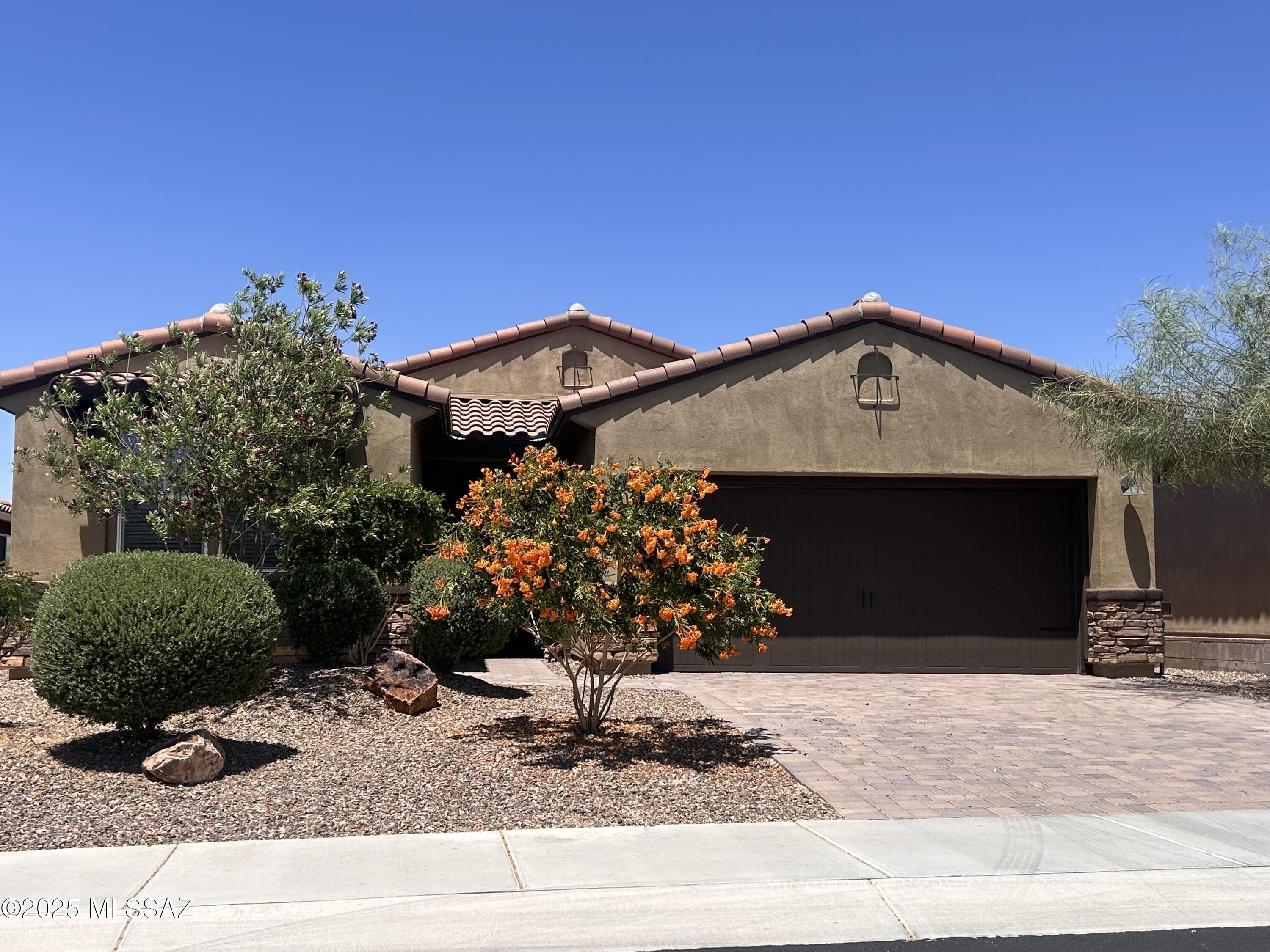 Property Photo: 7738 W Laurel Lane AZ 85658