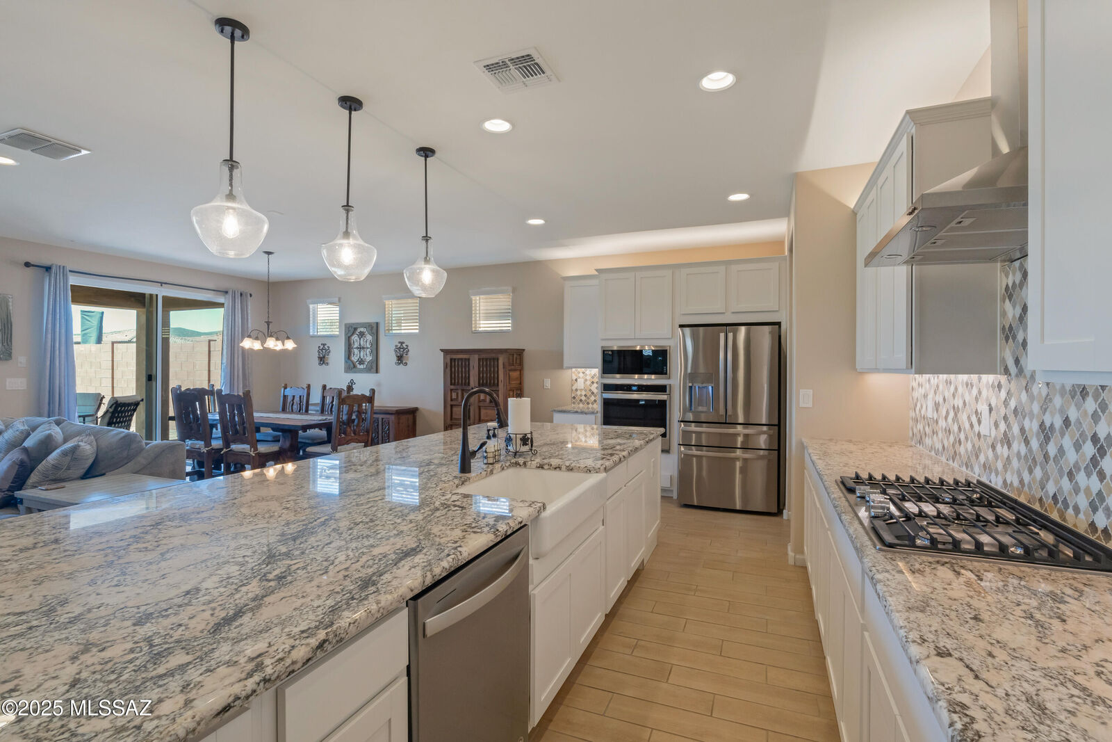 Property Photo: 7738 W Laurel Lane AZ 85658