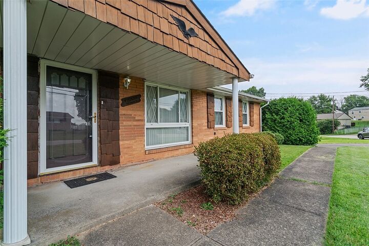 Property Photo:  440 Fairwood Dr  PA 15642 
