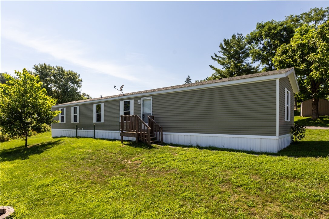 Property Photo:  402 Richmond Rd  PA 15126 