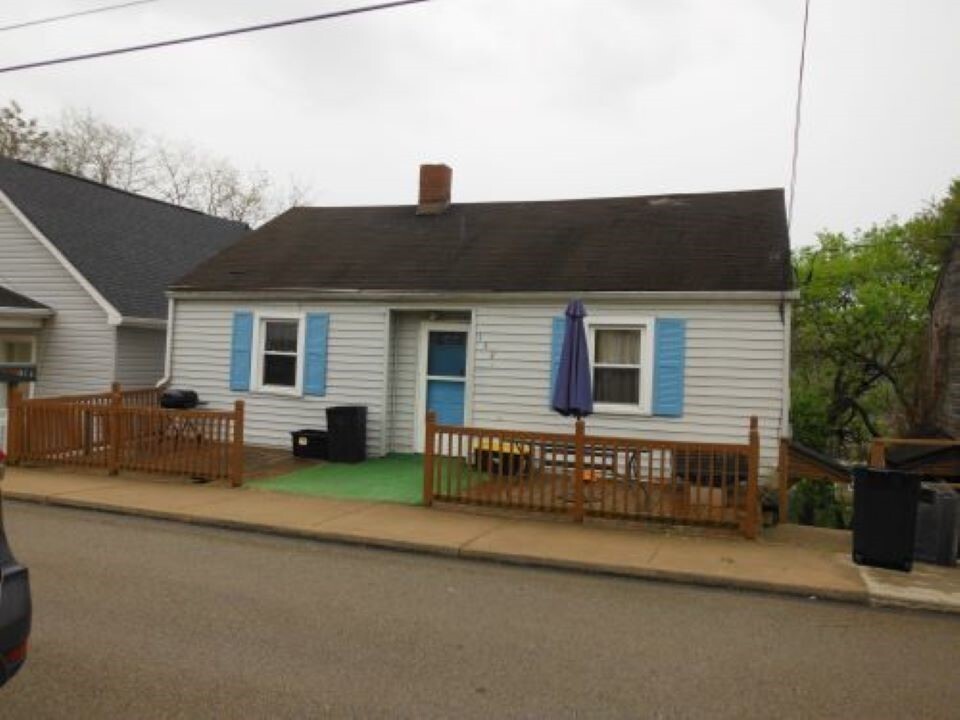Property Photo: 142 Vine Street PA 15317