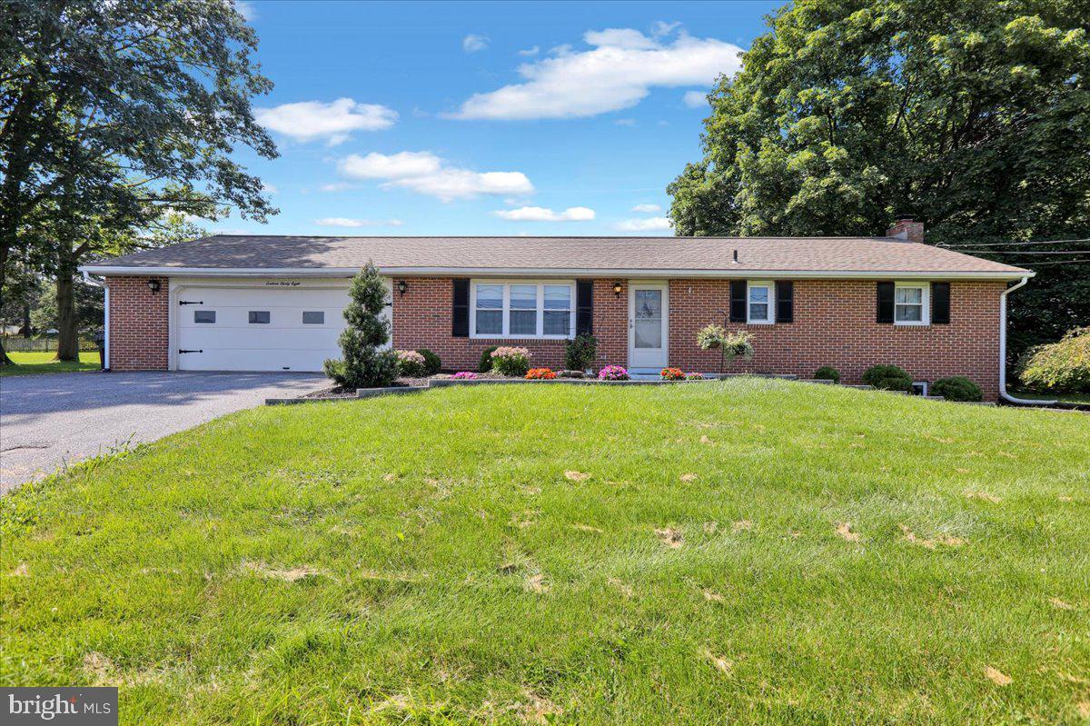 1638 Apple Street  Ephrata PA 17522 photo