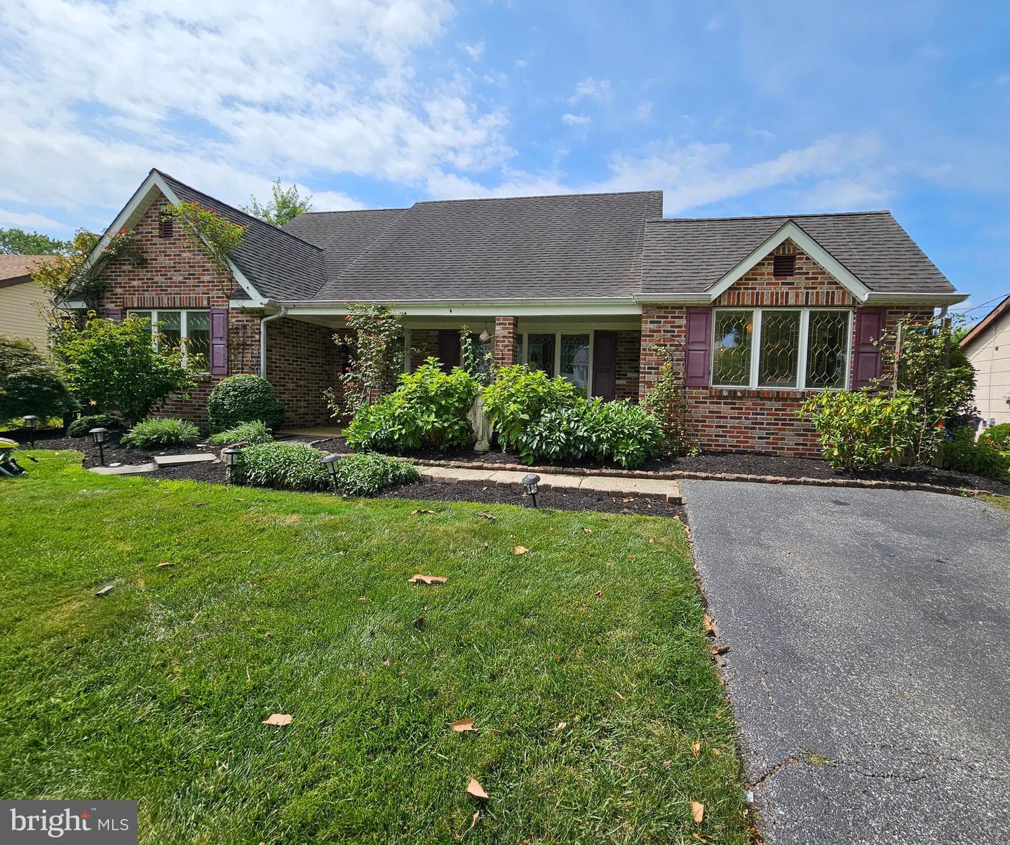 Property Photo: 75 Earnshaw Lane NJ 08046