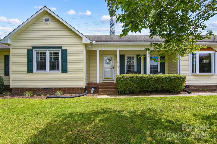 Property Photo:  1315 Pear Drive  NC 28613 