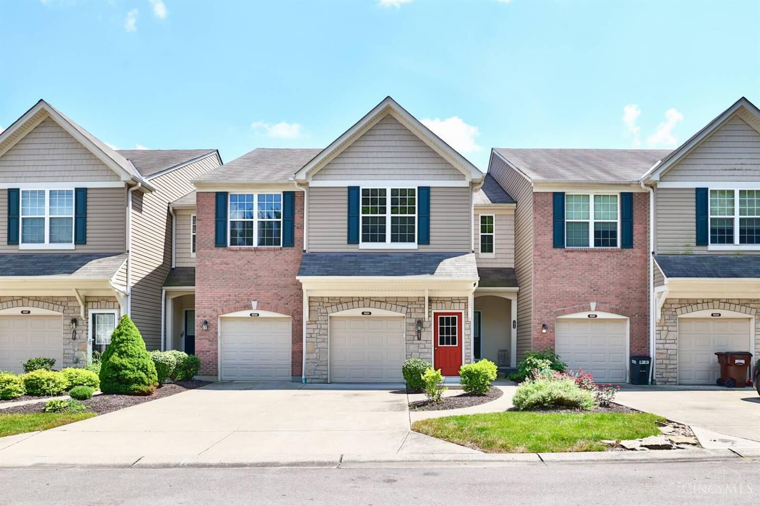 Property Photo: 1031 Lost Crossing OH 45231