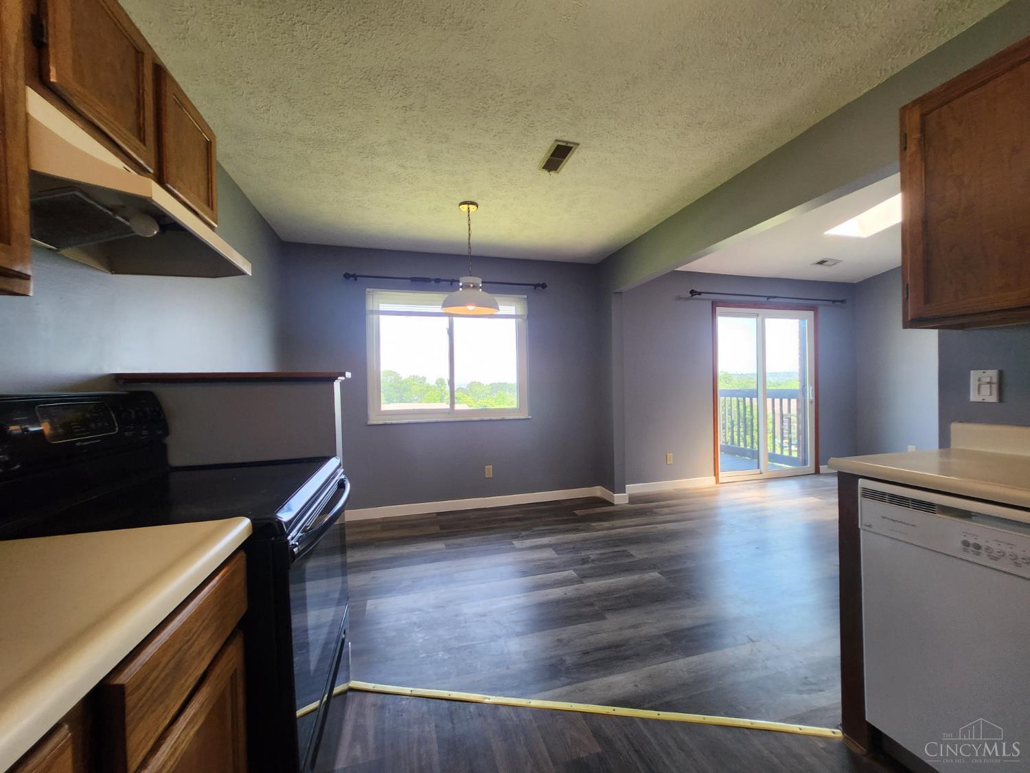 Property Photo: 9489 Woodland Hills OH 45069