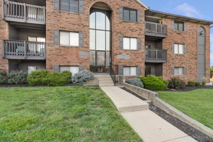 Property Photo: 9489 Woodland Hills OH 45069