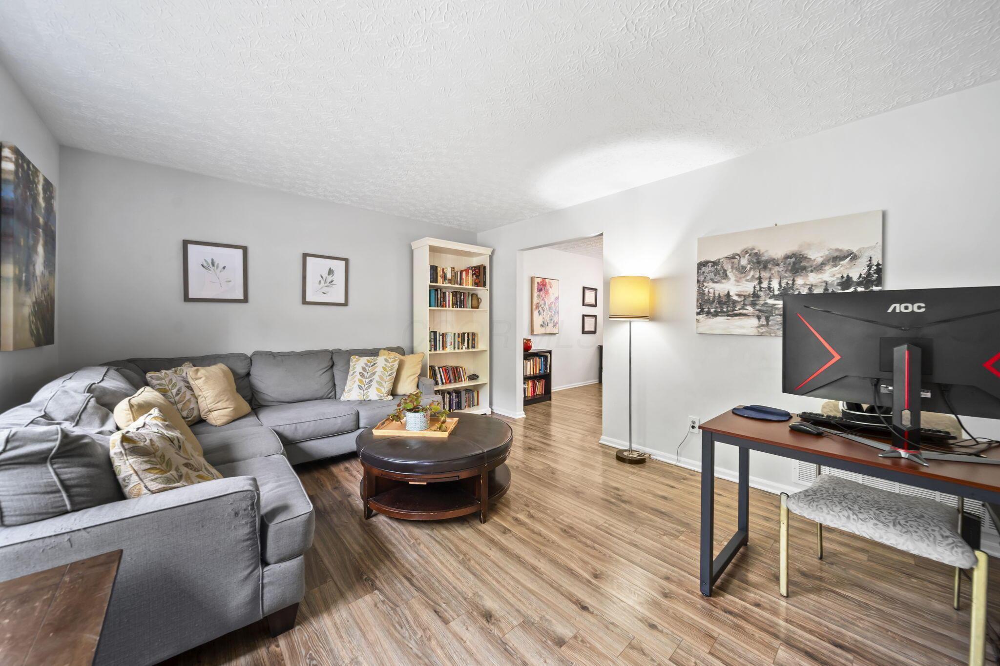 Property Photo: 2427 Breathstone Drive OH 43065
