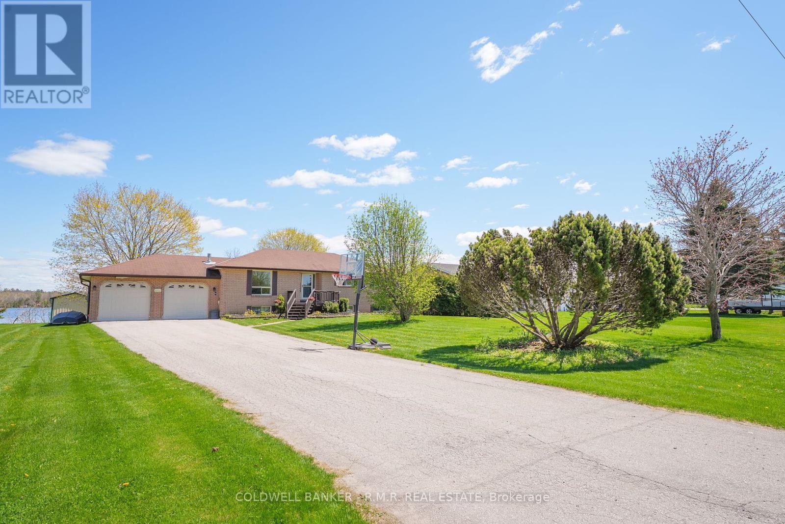 Property Photo: 84 Pinewood Boulevard ON K0M 2T0
