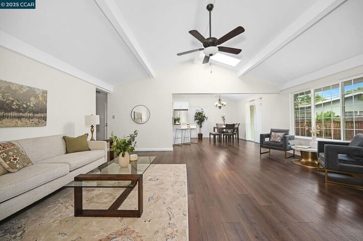 Property Photo: 2326 Estrella Ct CA 94564