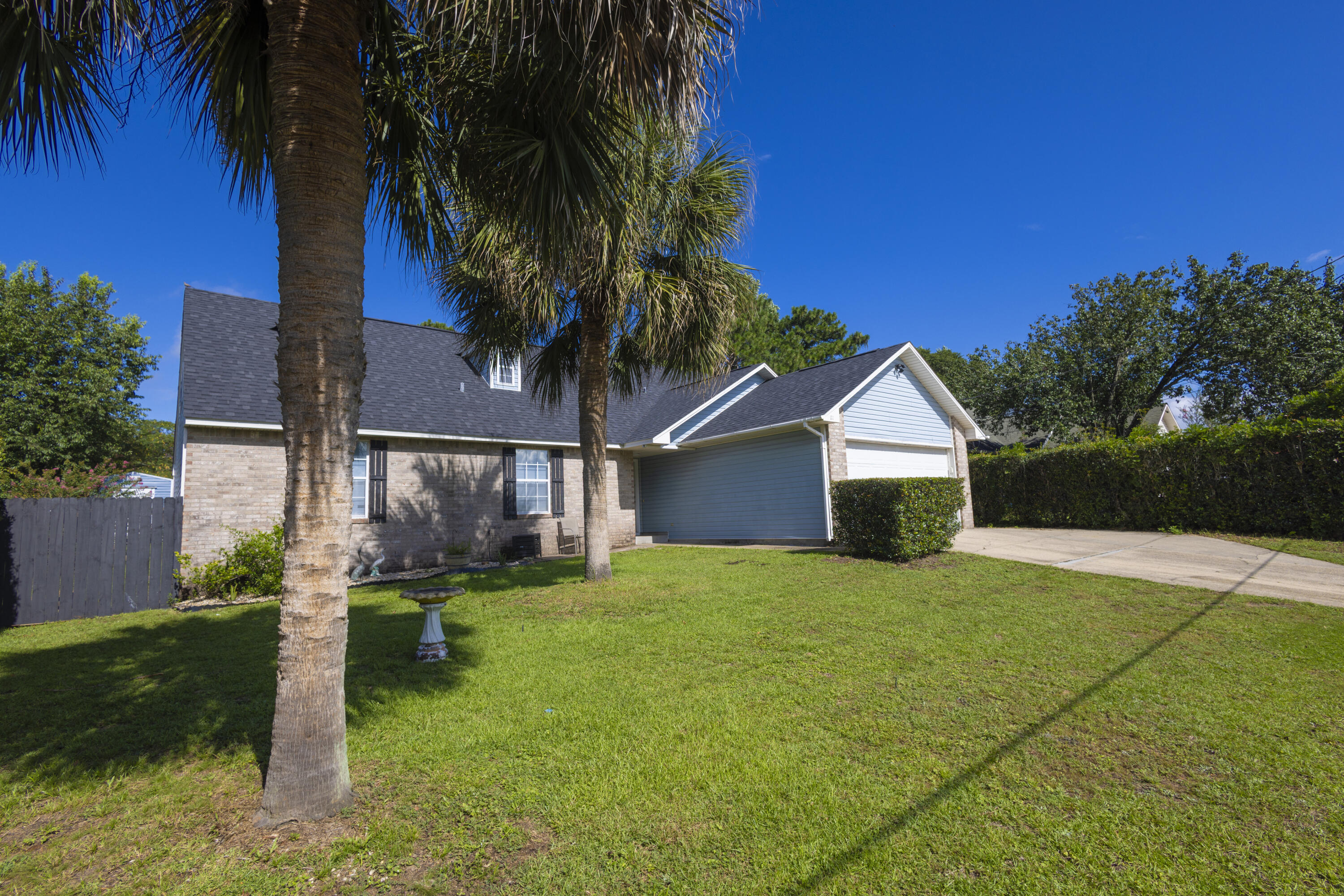 Property Photo: 111 Trenton Avenue FL 32539