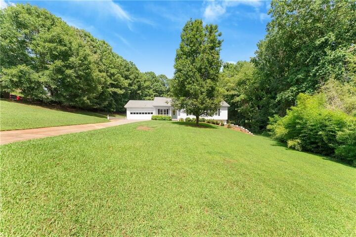 Property Photo: 5409 Hulsey Circle GA 30504