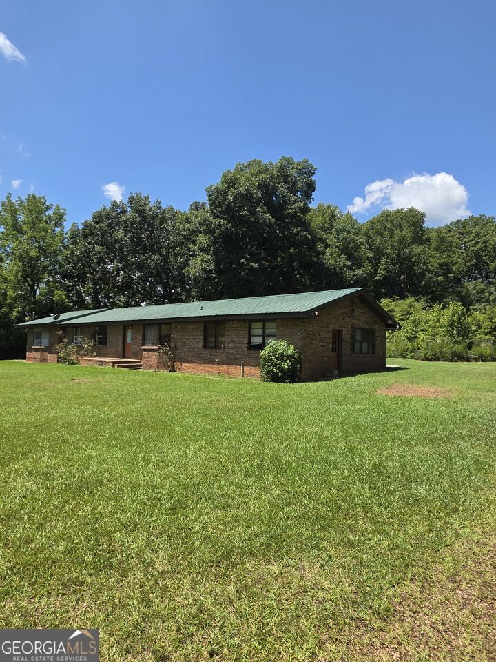 Property Photo: 355 Brooks Woolsey Road GA 30215