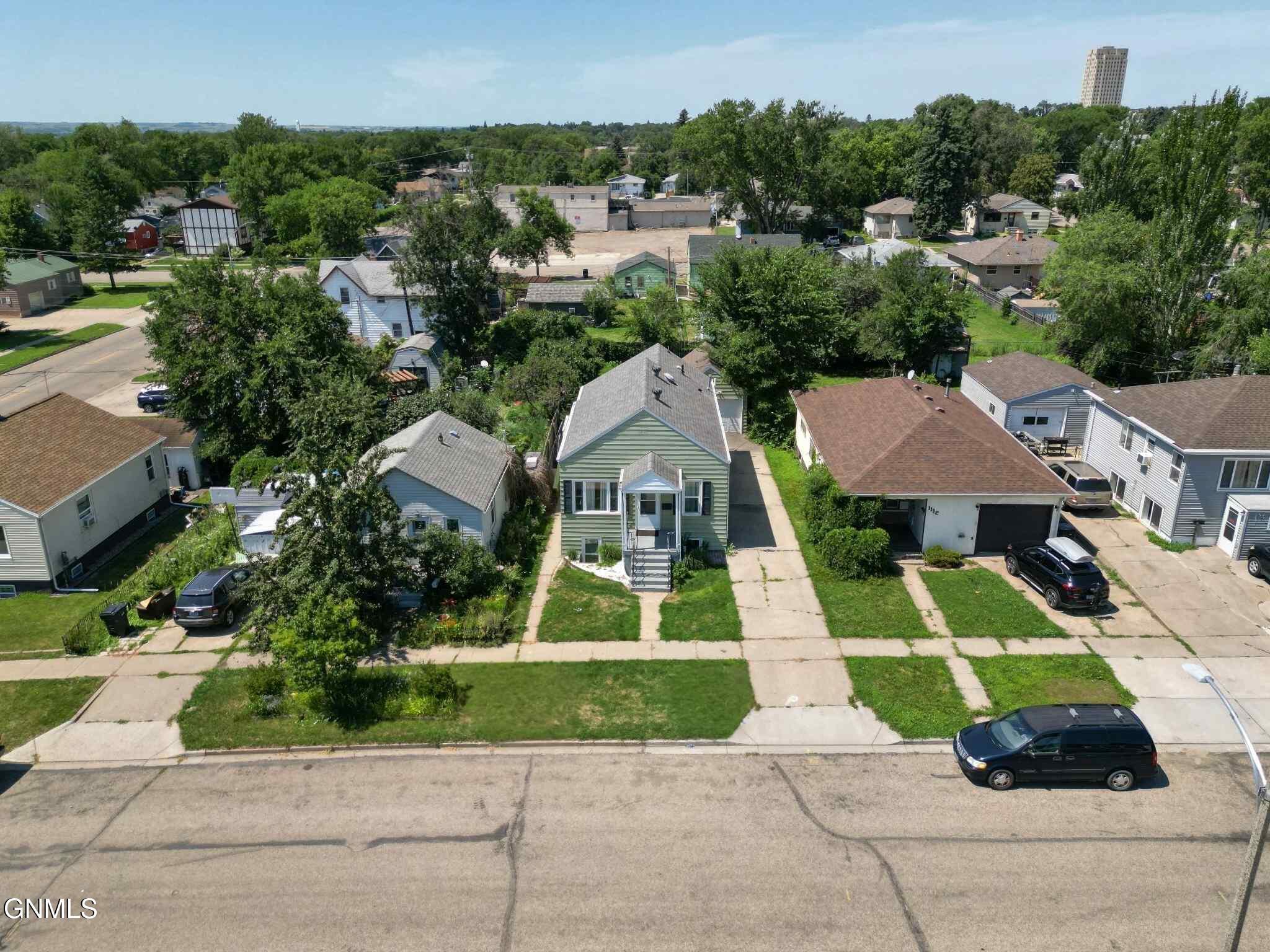 Property Photo: 1110 15th Street ND 58501
