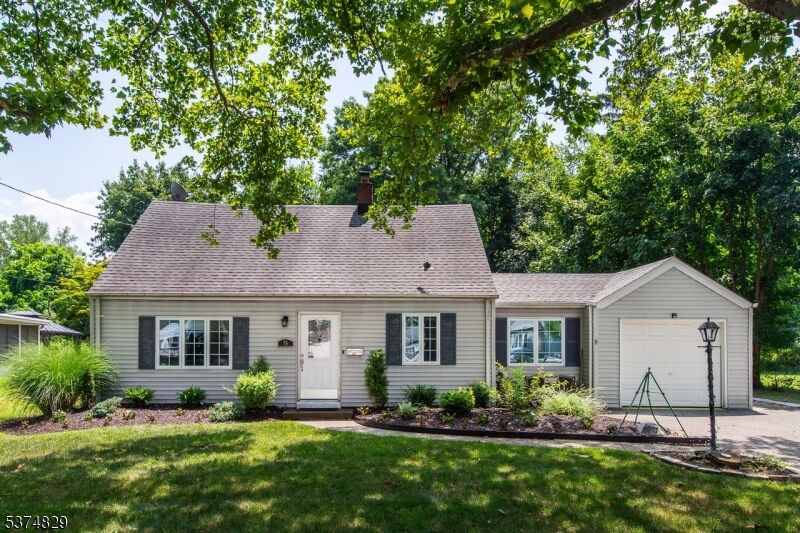 Property Photo: 76 Village Rd NJ 07444