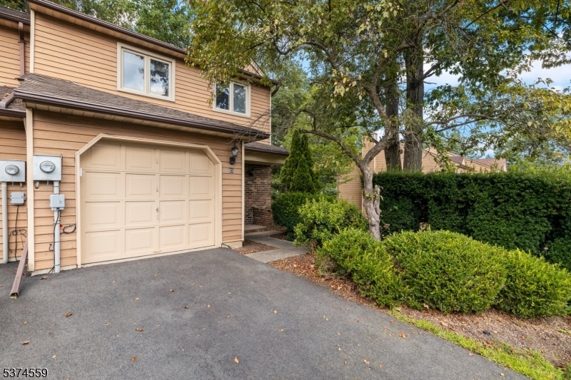 Property Photo:  65 Stockton Ct  NJ 07950 