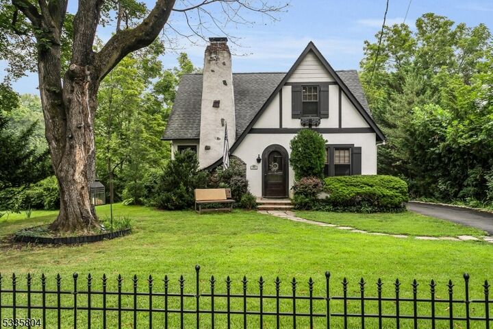 520 Lyons Rd  Bernards Twp. NJ 07920 photo