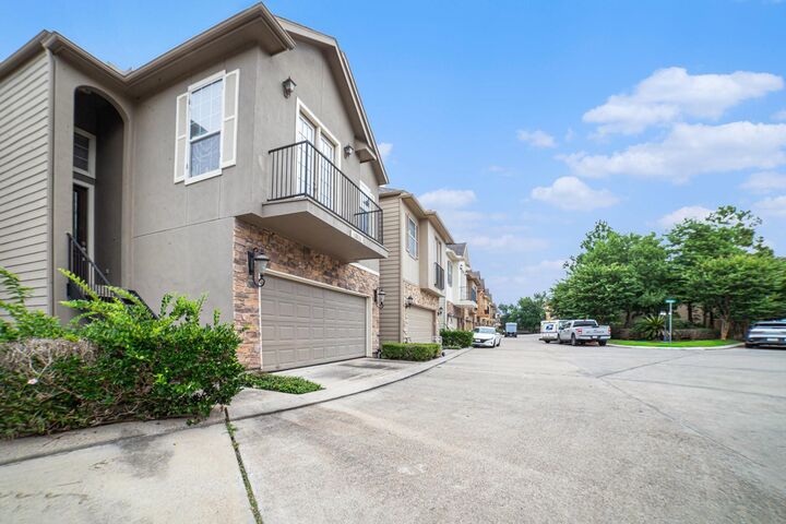 Property Photo: 10830 Almeda Park Drive TX 77045