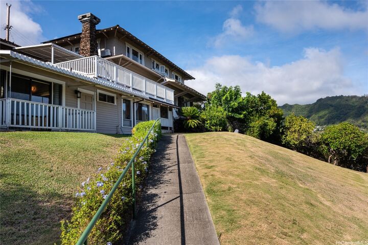 Property Photo: 2626 Hillside Avenue HI 96822