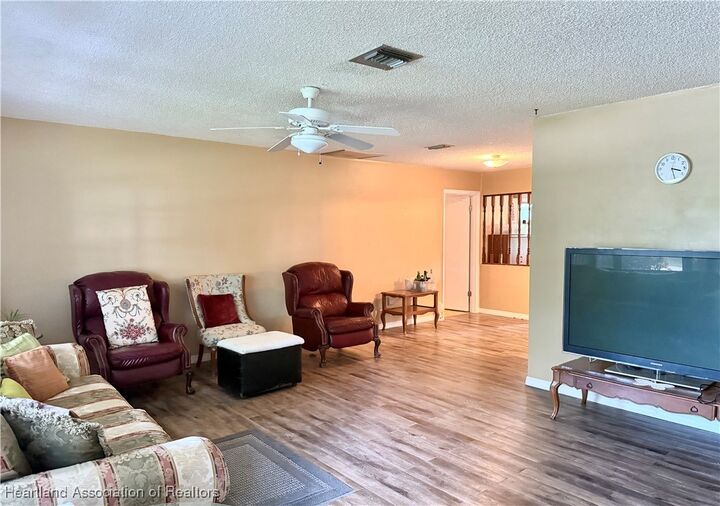 Property Photo: 213 Sunnybrook Lane FL 33852