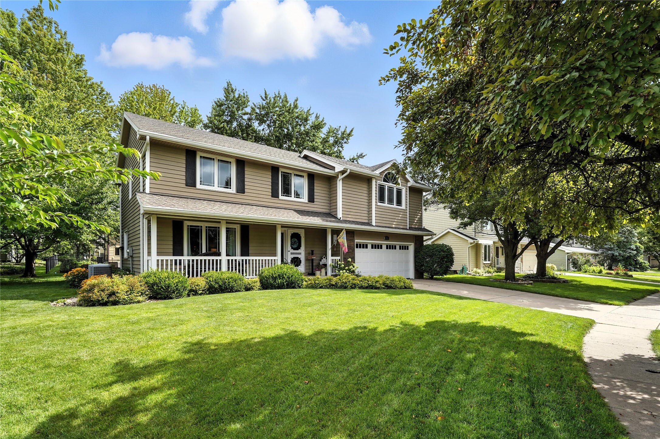 Property Photo:  722 SE Richland Court  IA 50021 