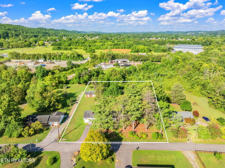 Property Photo: 6929 Pennell Lane TN 37931