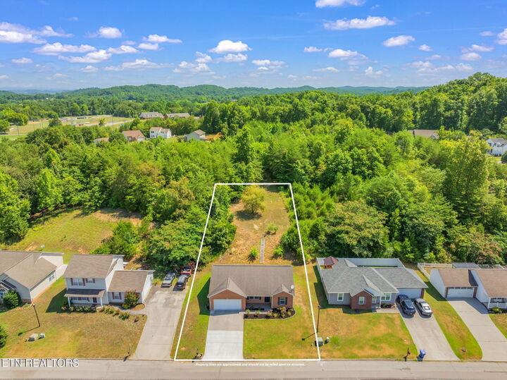 Property Photo: 518 Drakewood Rd TN 37924