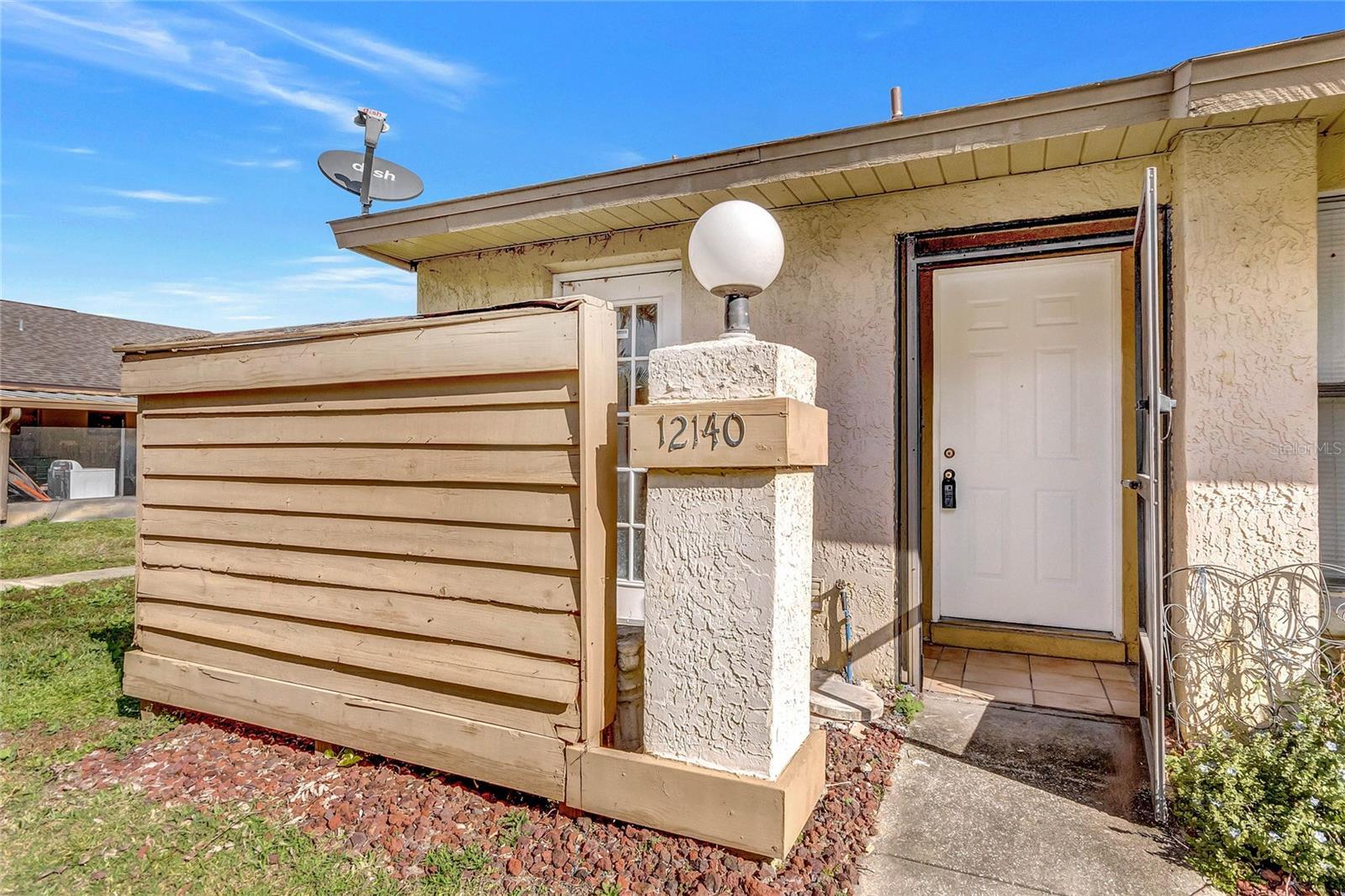 Property Photo: 12140 Sand Pebble Way FL 32824