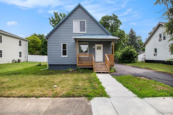 26256 Ypsilanti Street  Flat Rock MI 48134 1537 photo
