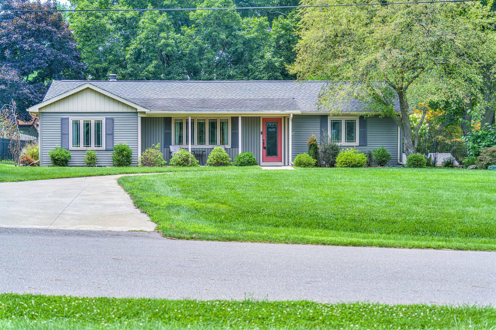 Property Photo: 1286 Levant Street MI 49203