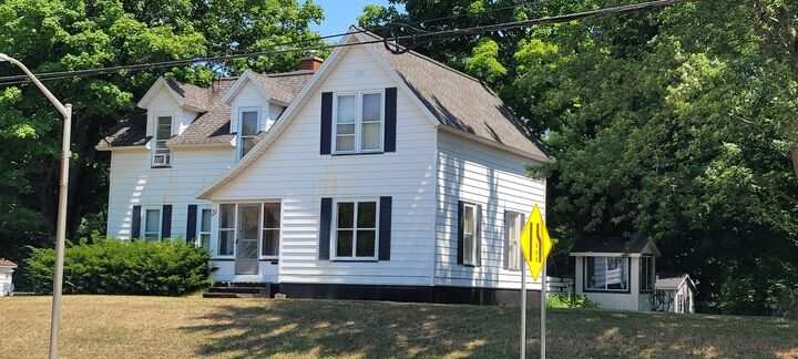 Property Photo: 512 S State Street MI 49420