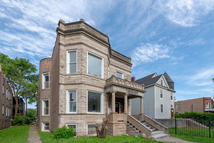 Property Photo: 7654 S Emerald Avenue IL 60620