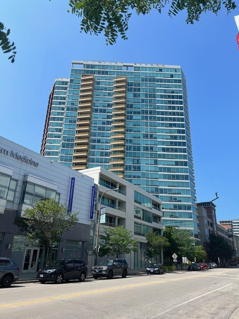 Property Photo: 1720 Maple Avenue 1170 IL 60201